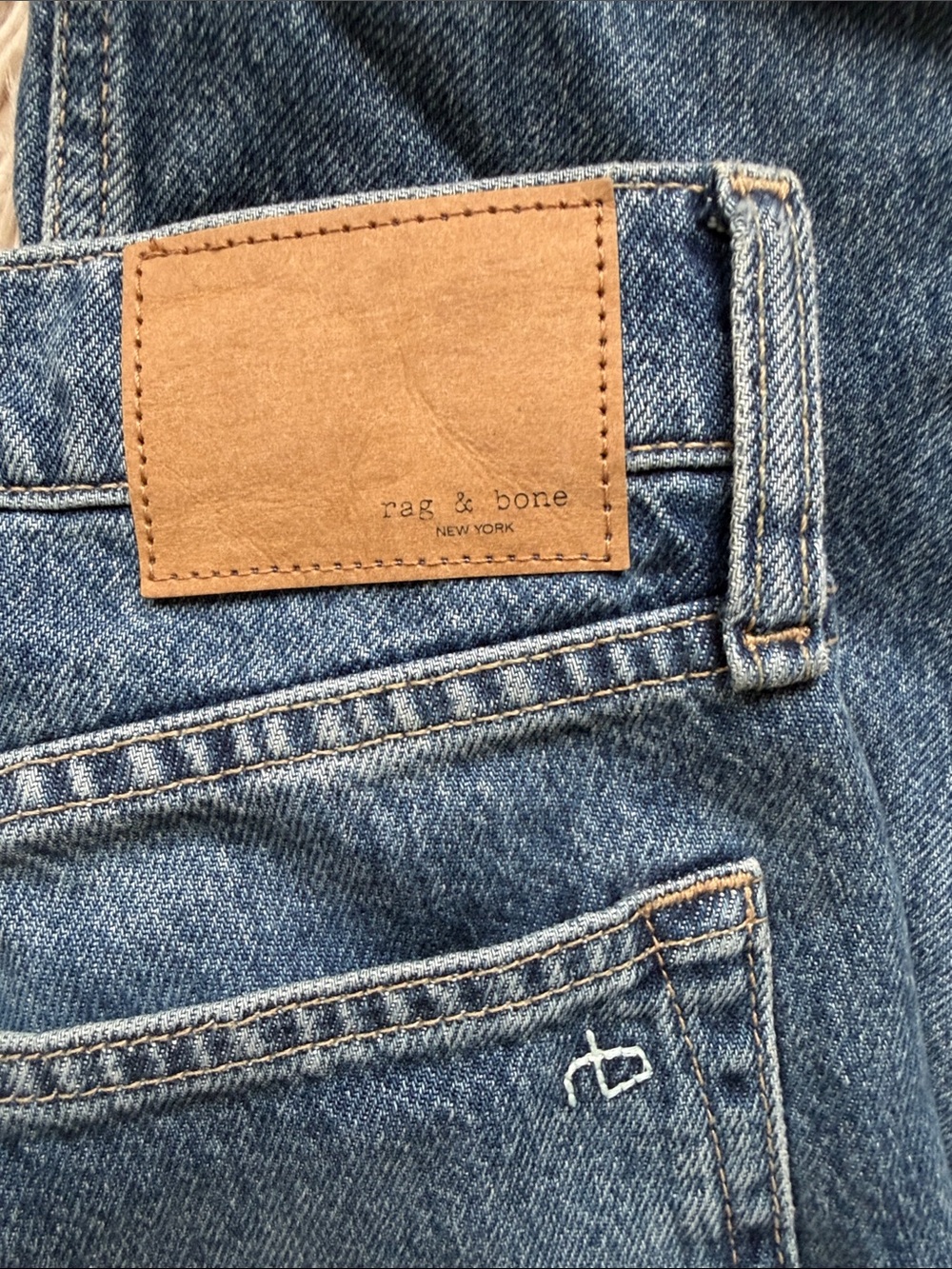 Rag & Bone Saige Low-Rise Relaxed Straight Full in Echo - Picture 8 of 11